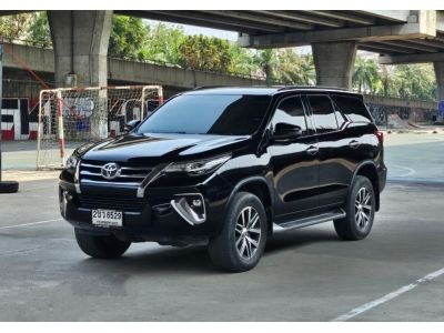 Toyota Fortuner 2.8 V 4WD ปี 2018 จด 2022